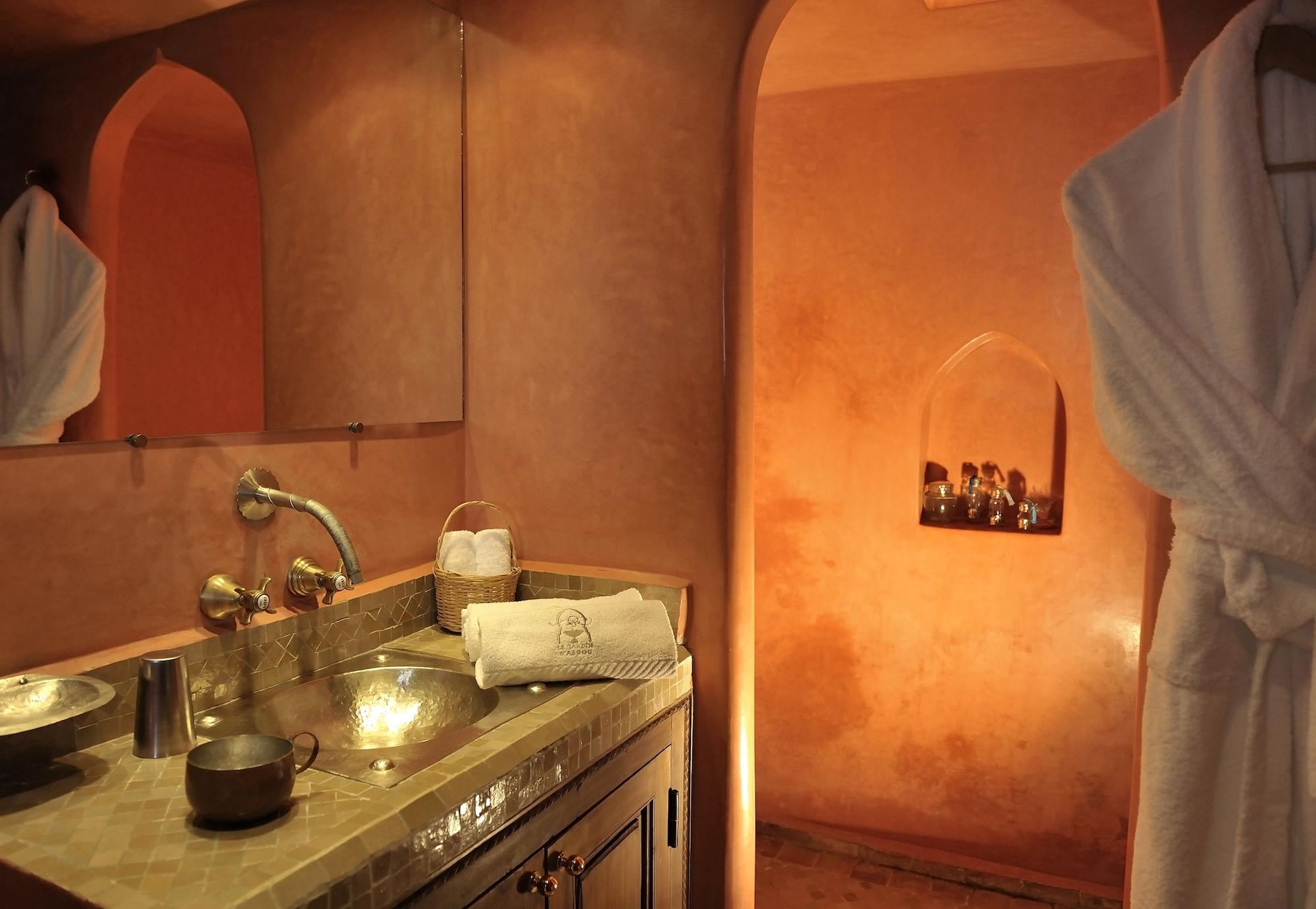 Riad Le Jardin D'Abdou Marrakesh Exterior photo Bathroom in a Moroccan hammam